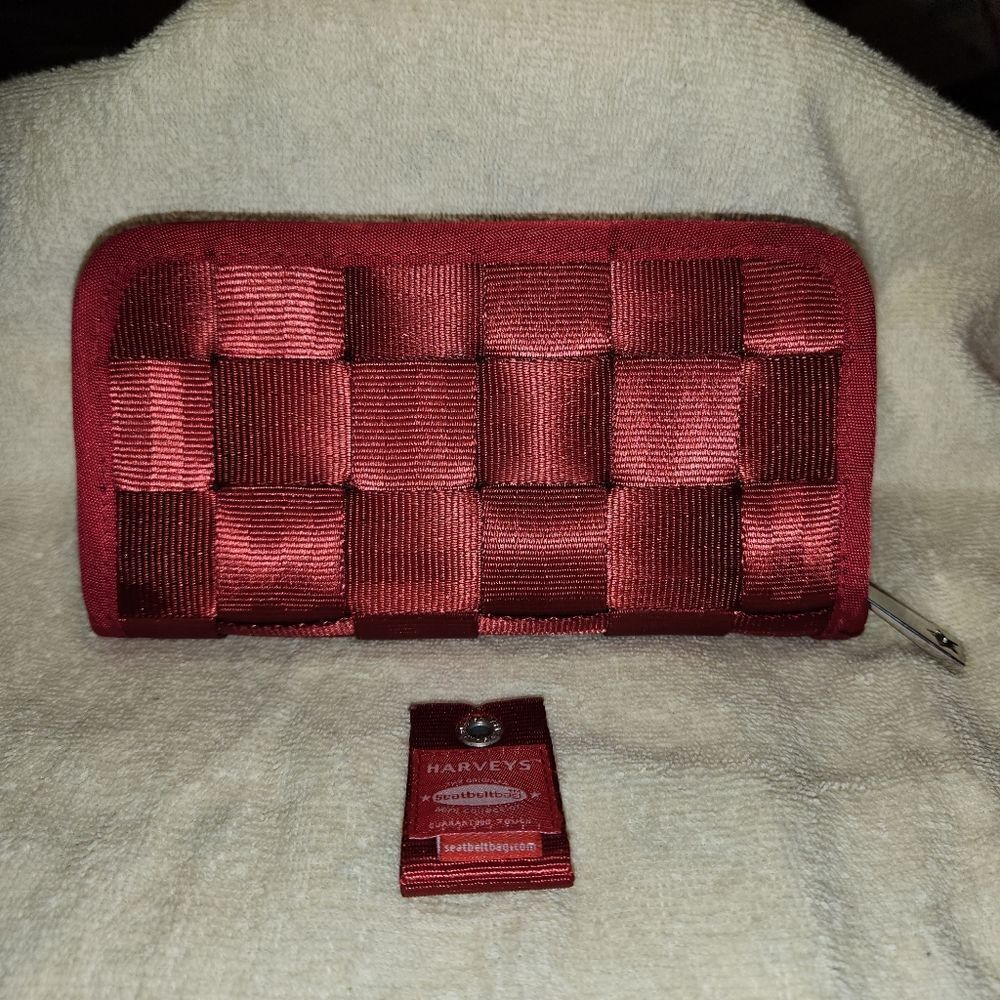 VGUC Harvey’s Seatbelt Classic Red Wallet